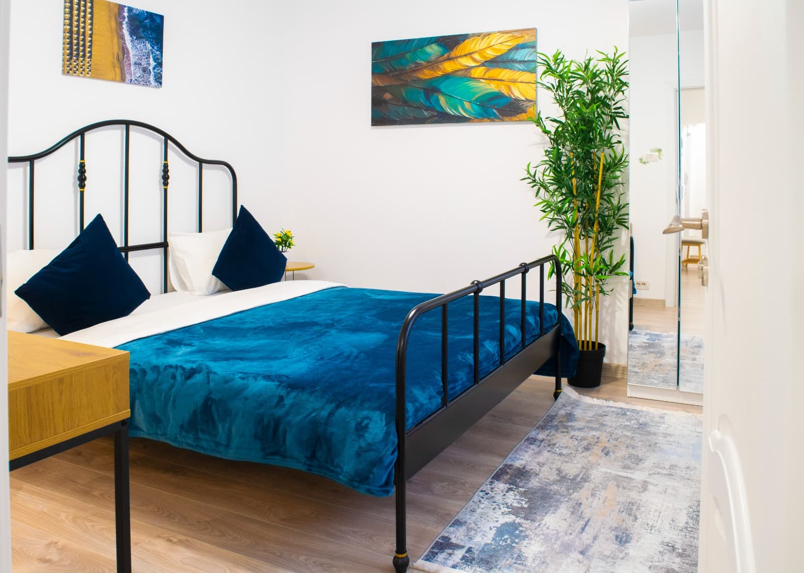 Central Quiet Luxury — Bedroom 1