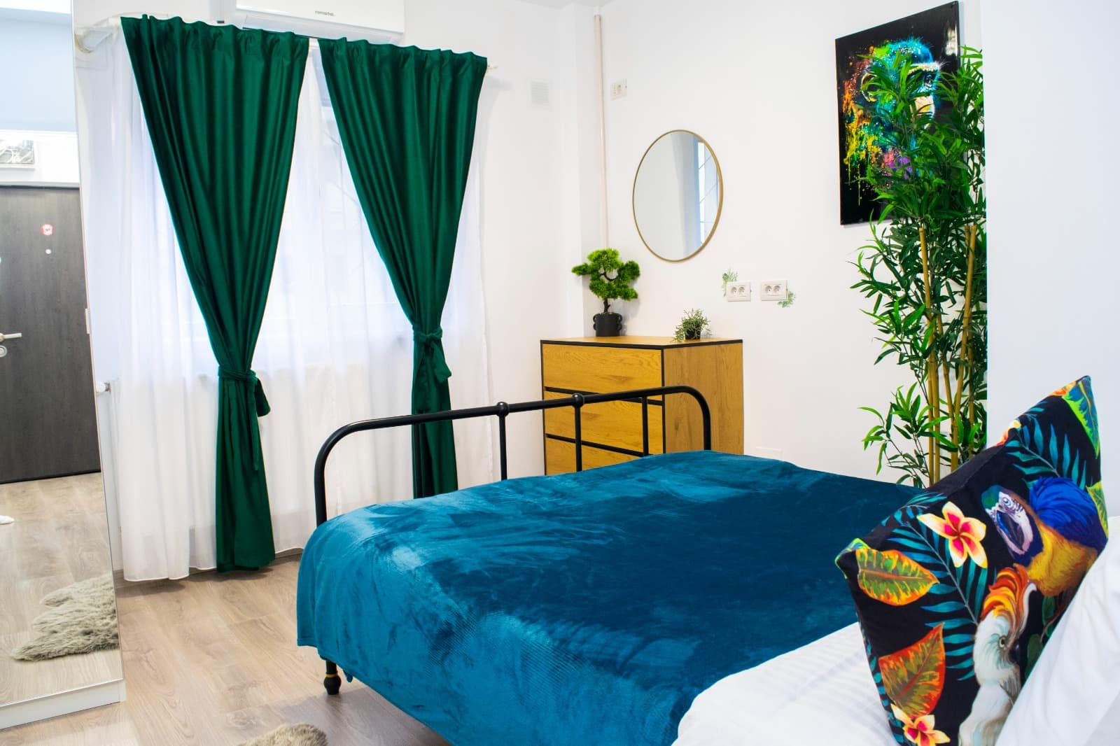 Central Quiet Luxury — Bedroom 2